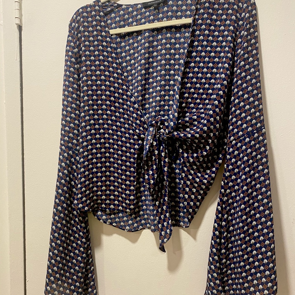 Bell sleeve top